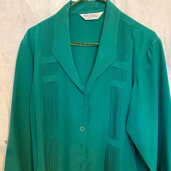 From Paris France, chic and silky teal blouse with decorative buttons and cuffs - Picture 2 of 5
